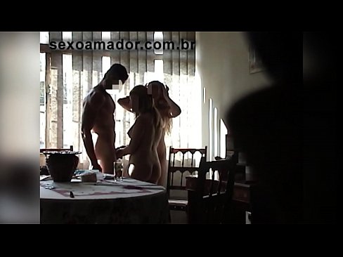 ❤️ Seks dostları nəhəng kişini və onunla birlikdə bir üçlüyü dəvət edirlər Porno pornoda az.sayhentai.ru ❌