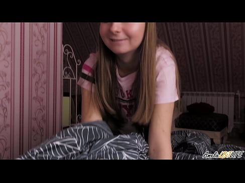 ❤️ Blondie onun BFF-ni dərindən sorur və ağzına boşaldır Porno pornoda az.sayhentai.ru ❌